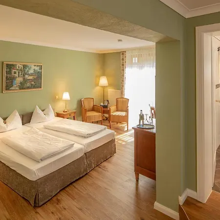 Arador Hotell 3*