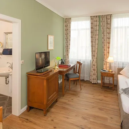 Hotell Arador 3*