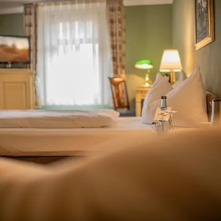 Arador Hotell 3*