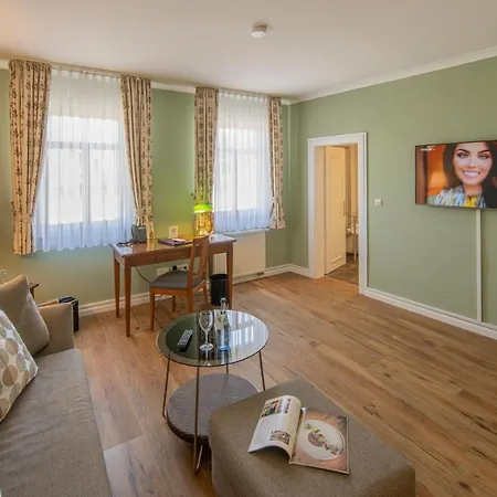 מלון Arador Kronau