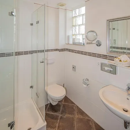 מלון Arador Kronau