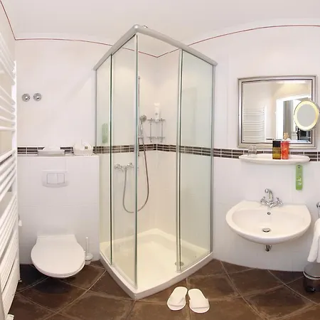 Hotell Arador 3*