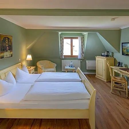 Arador Hotel